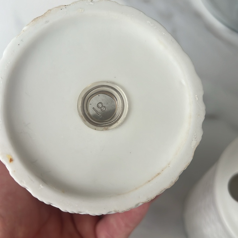 Pair of Pottery Barn ceramic toothbrush holders - Picture 7 of 8